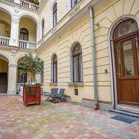 Boutique Apartment In Akacfa Street Budapest Exterior foto